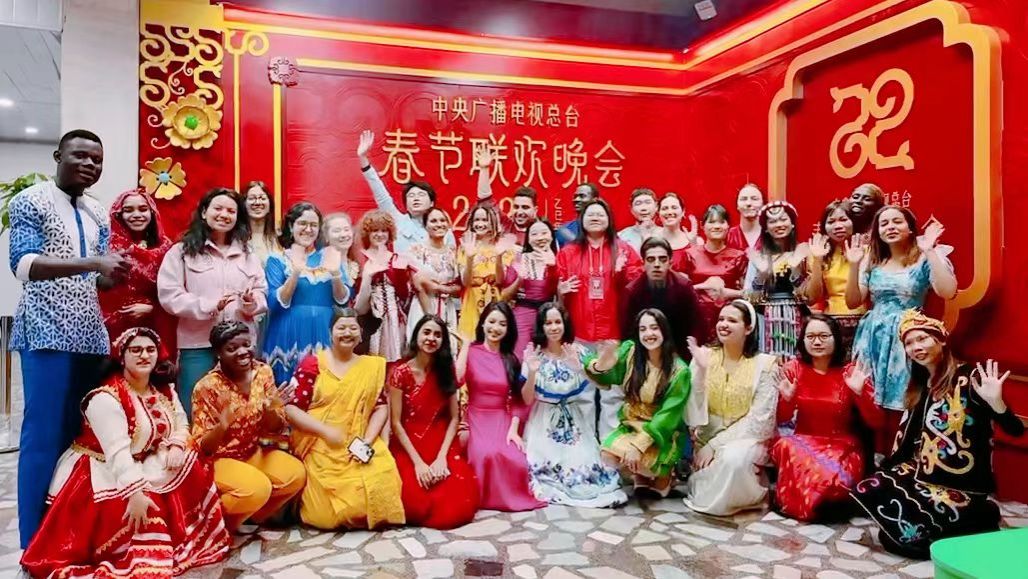 BLCU students on CCTV Gala